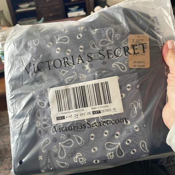 NWT VS Pink reversible, tote bag - Picture 3 of 4